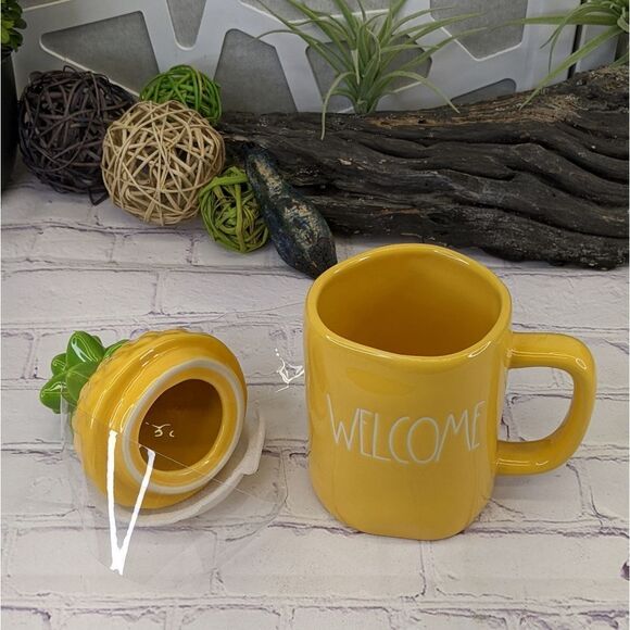 Rae Dunn WELCOME Yellow Pineapple Ceramic Mug Jar with Lid Topper - Picture 3 of 8